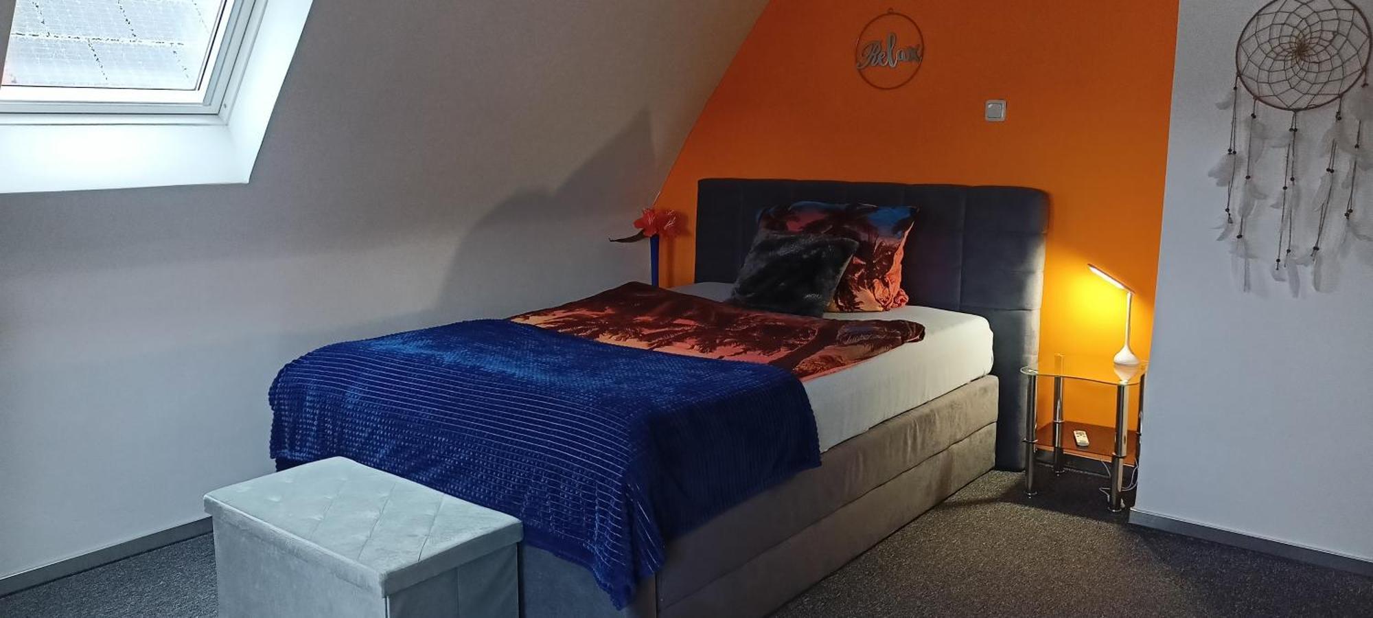 Blaue Oase, Netflix, Massagesessel, Whirlpool Badewanne Apartment Germersheim