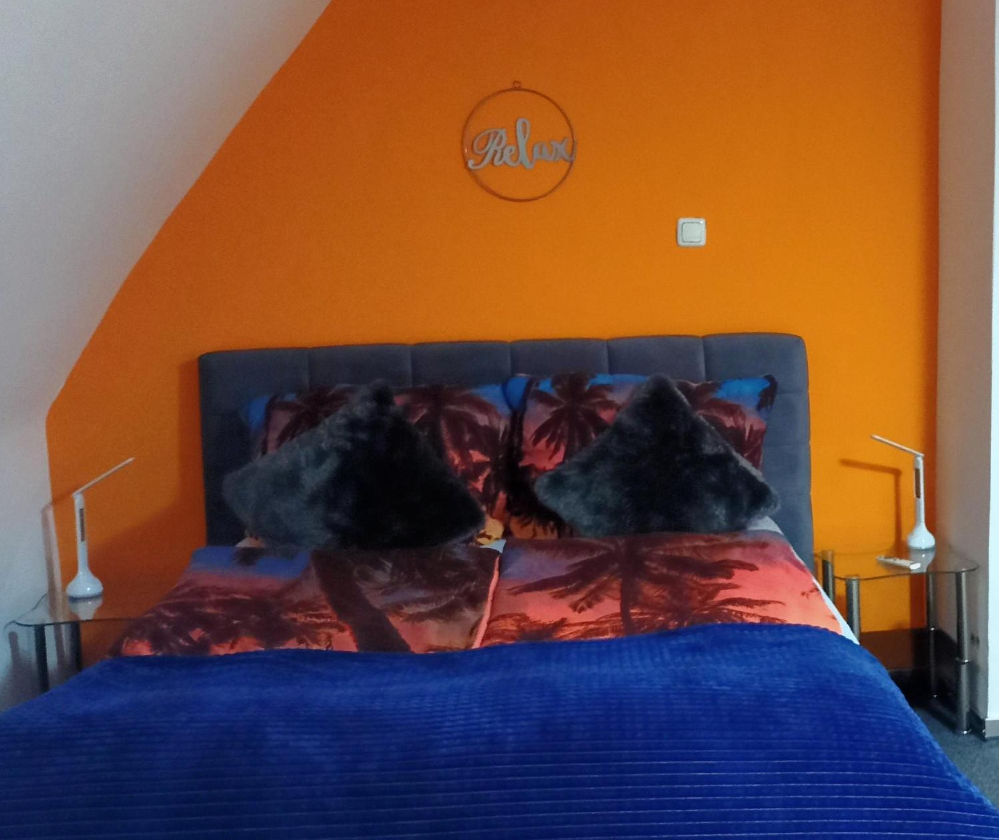 Blaue Oase, Netflix, Massagesessel, Whirlpool Badewanne *
