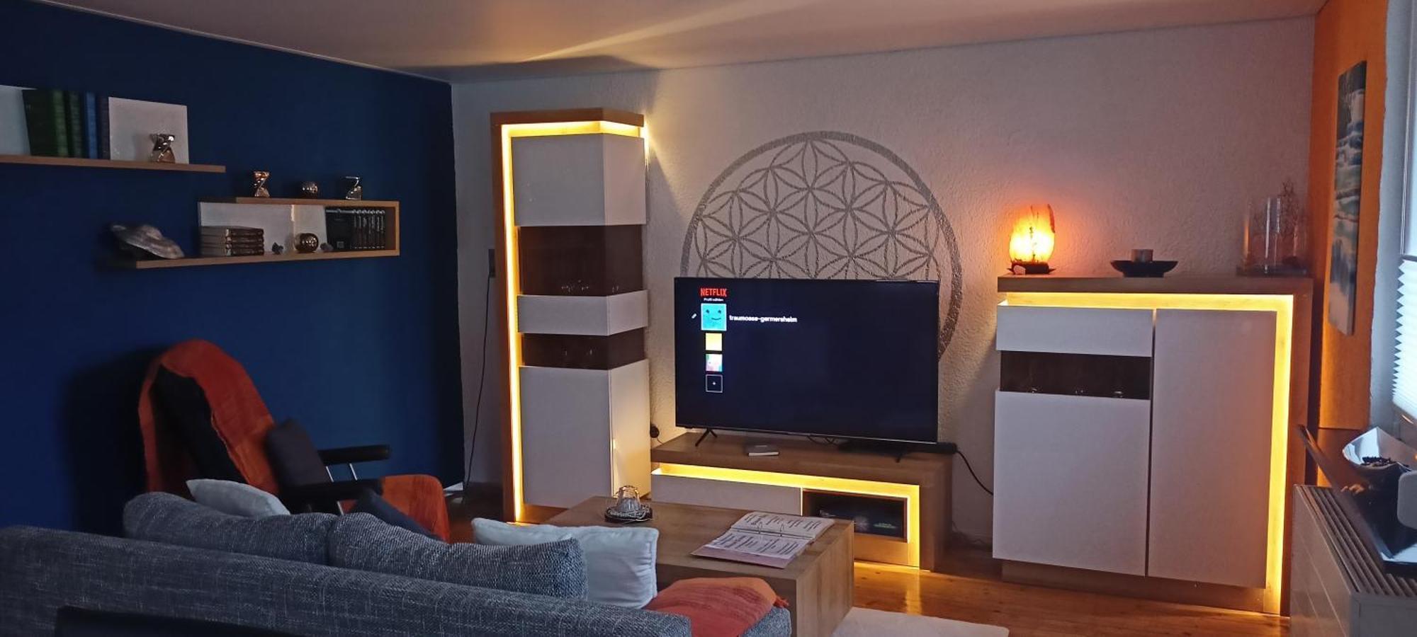 Blaue Oase, Netflix, Massagesessel, Whirlpool Badewanne Apartment *