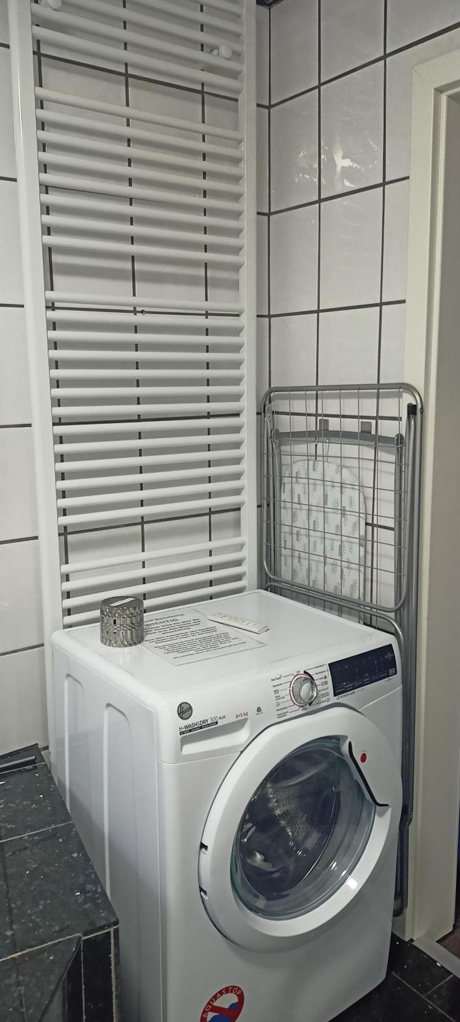 Blaue Oase, Netflix, Massagesessel, Whirlpool Badewanne Apartment *